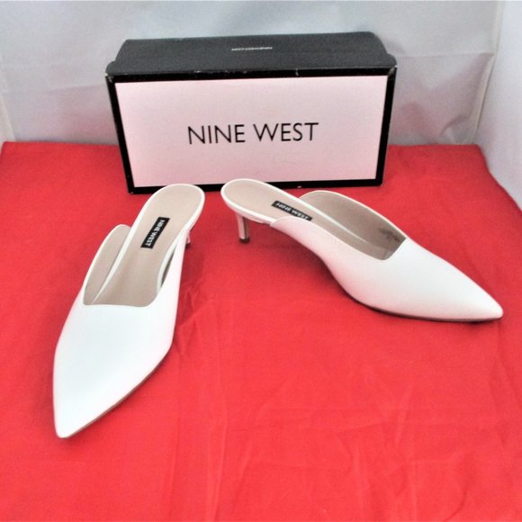 famille pointy toe mules